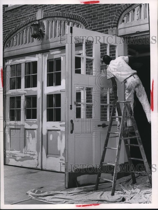 1965 Press Photo Cleveland Heights City Hall re painted in Ohio - Historic Images
