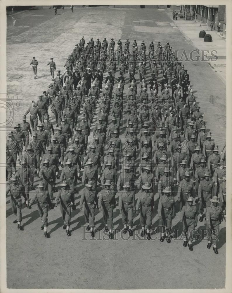 1953 Press Photo Colonial Coronation Contingent at Woolwich - Historic Images