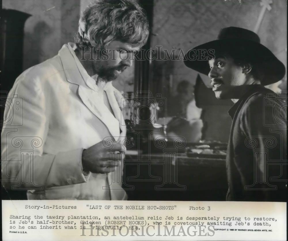 1970 Press Photo Robert Hooks as he stars in LAST OF THE MOBILE HOT-SHOTS - Historic Images