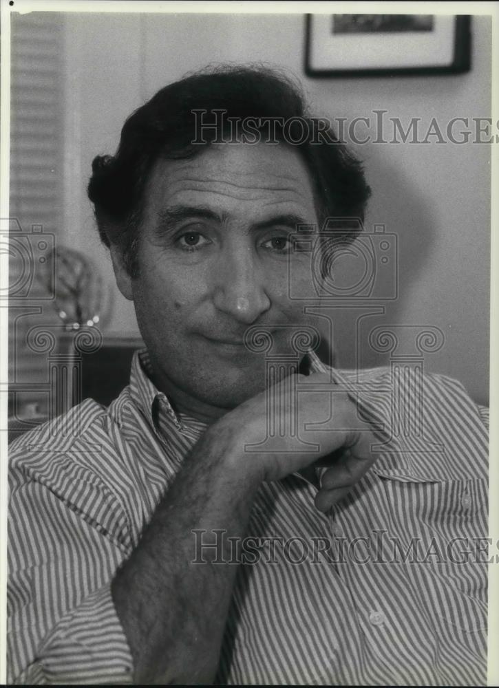 1988 Press Photo Judd Hirsch in NBC&#39;s Dear John - cvp21417 - Historic Images