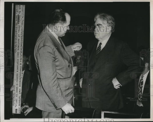 1949 Press Photo Joseph Moody & John Lewis Chat on a Pre-conference in Bluefield - Historic Images