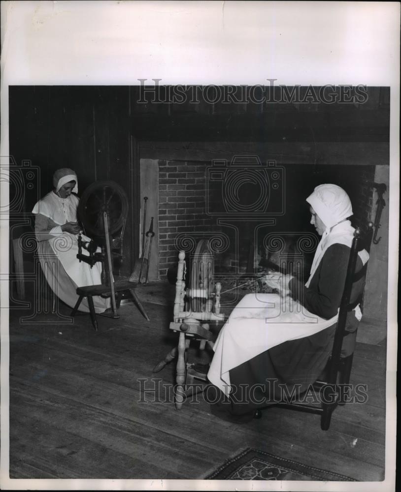 1951 Press Photo Many old crafts are still practiced daily in Old Sturbridge by - Historic Images