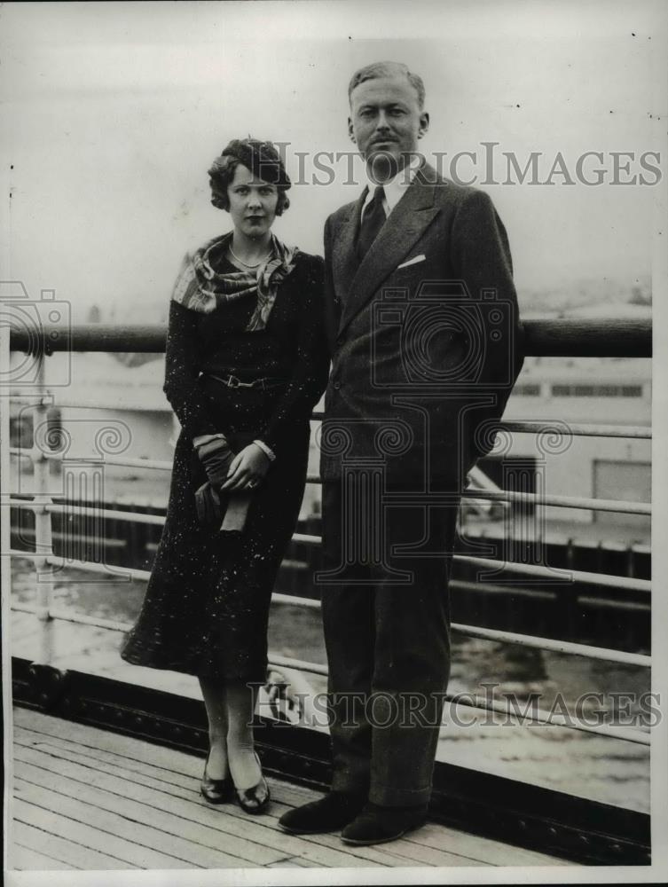 1933 Press Photo Sir Hugh and Lady Smiley, of London, England. - Historic Images