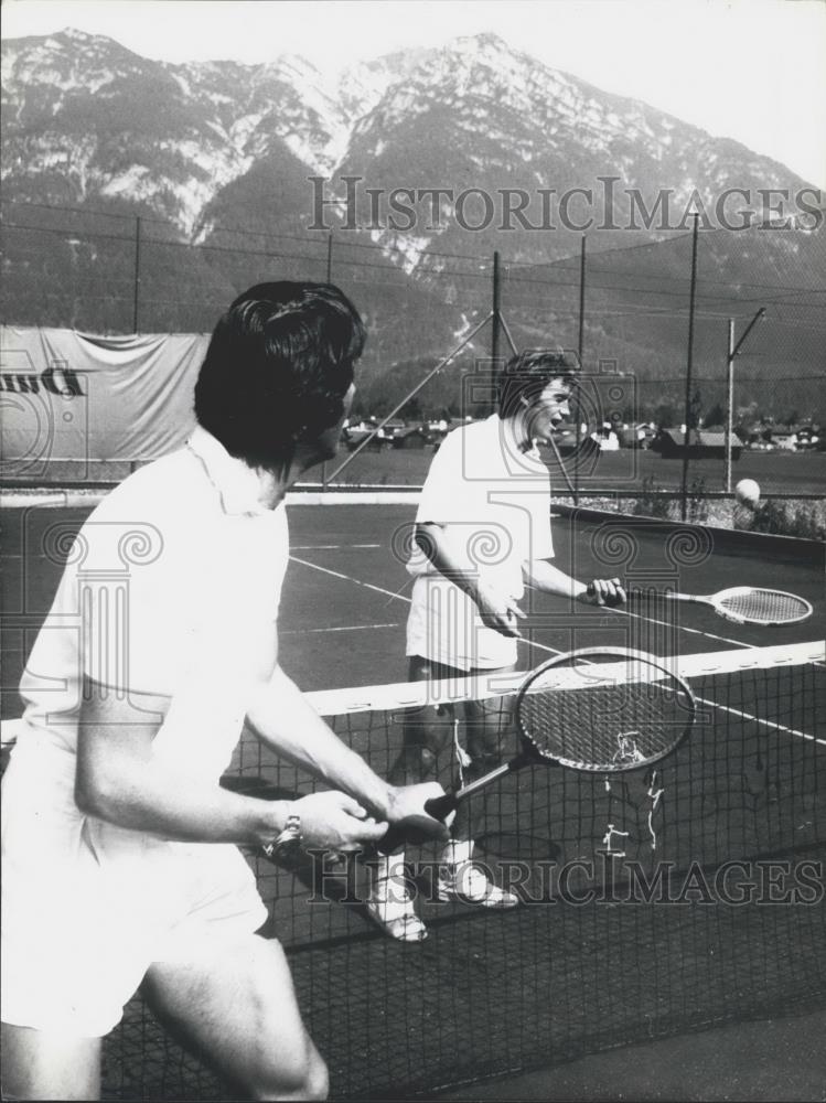 Press Photo Christian Neureuther (r.) playing tennis with a friend - Historic Images