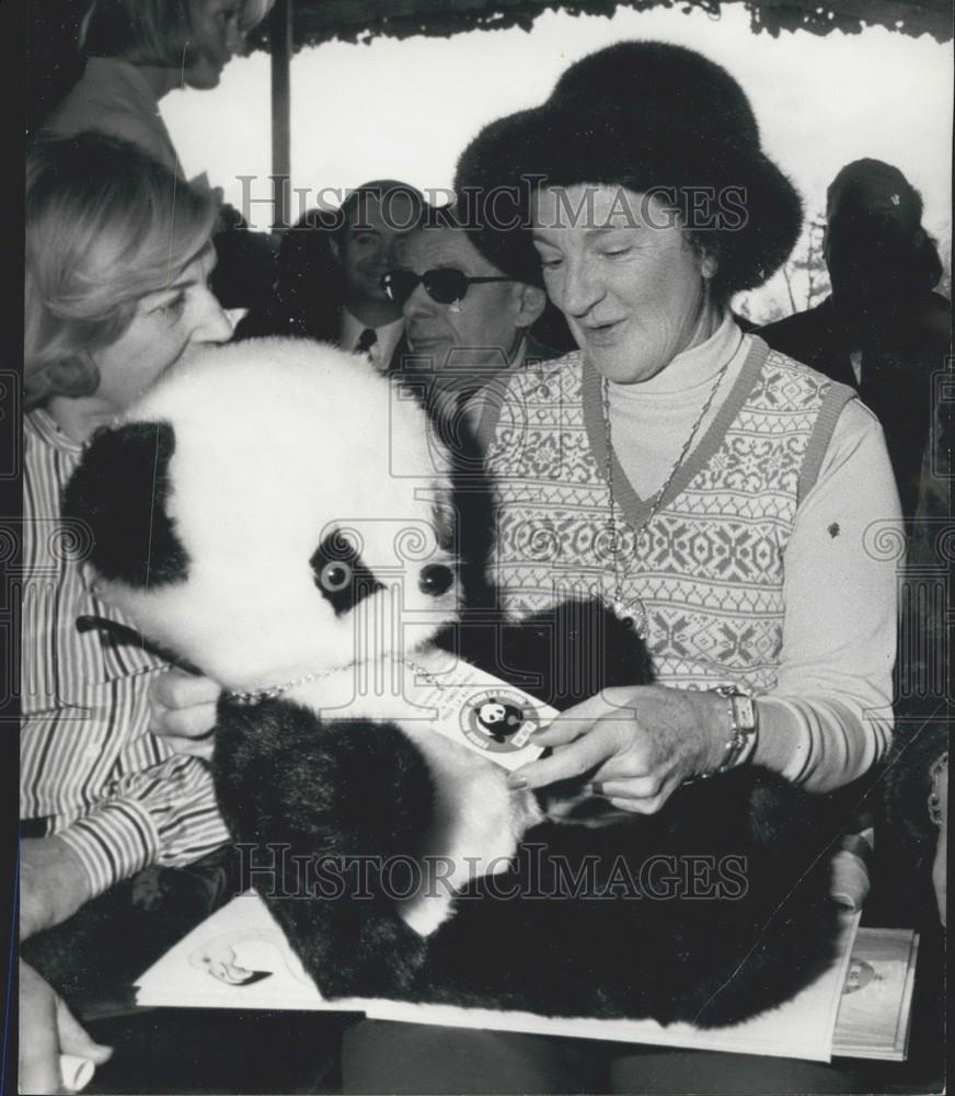 1974 Press Photo Operation 'Save the Animals 1974' - Historic Images