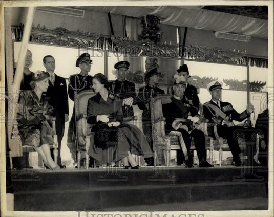 1957 Press Photo H.M. The Queen in Lisbon state visit - Historic Images