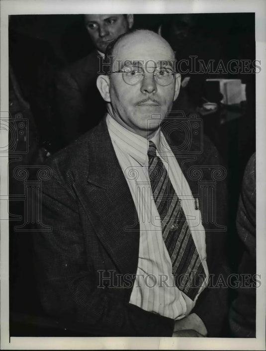 1945 Press Photo Philadelphia Dr Walter L Bache Optometrist Court Abused Family - Historic Images