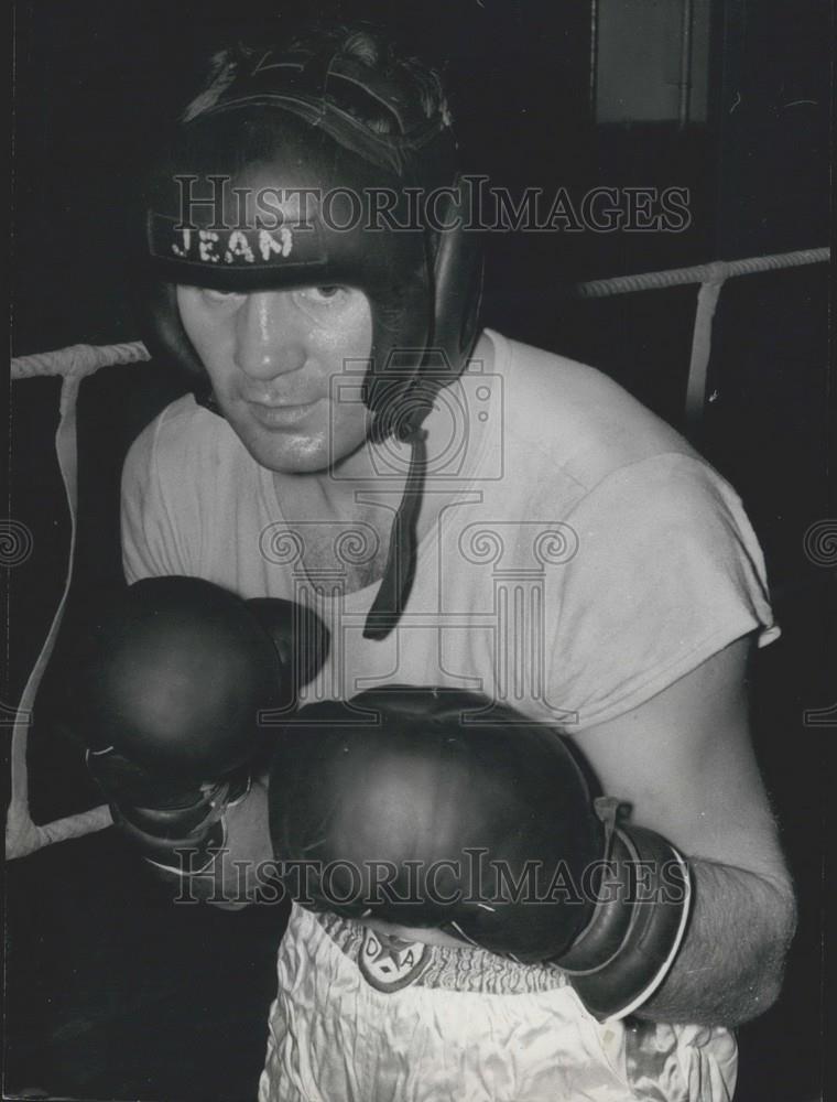 1969 Press Photo Boxer Jean Josselin's St. Ouen Training - Historic Images