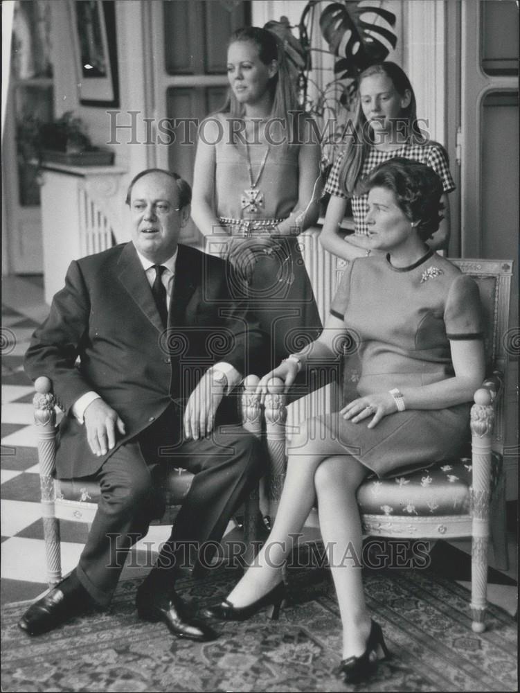 1968 Press Photo Christopher Soames Family at British Embassy - Historic Images