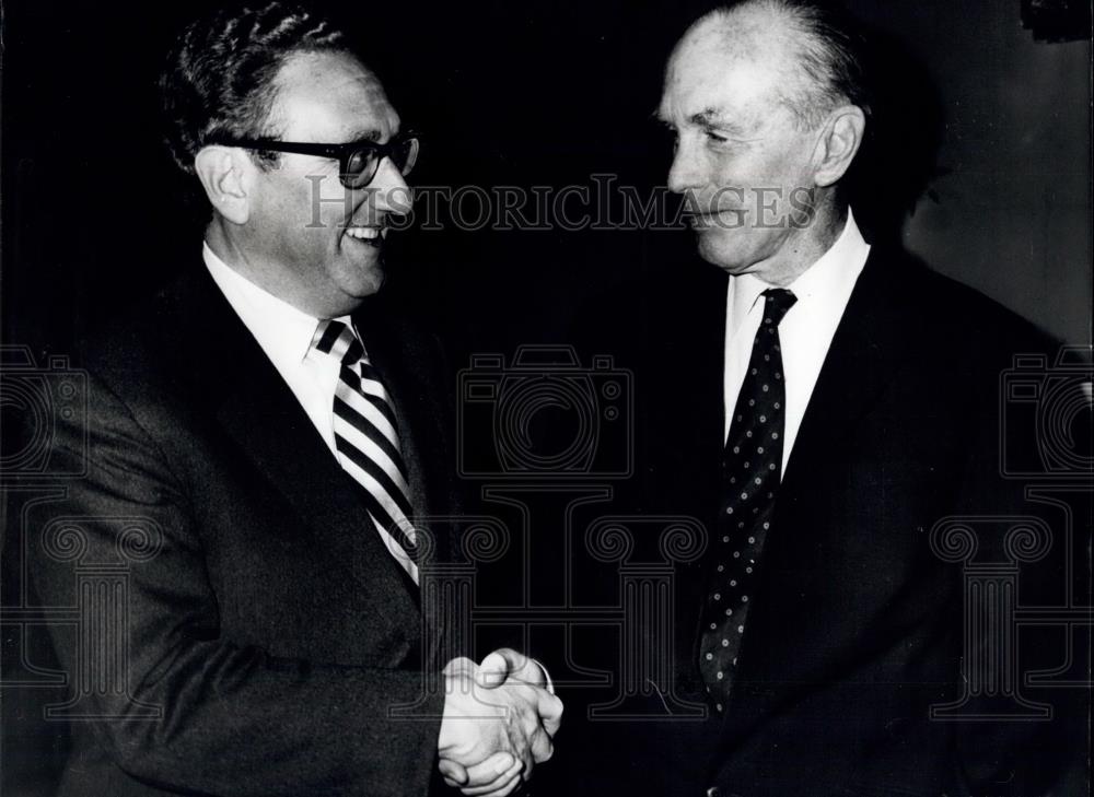 1973 Press Photo Dr. Henry Kissinger And Foreign Secretary Sir Alec Douglas-Home - Historic Images