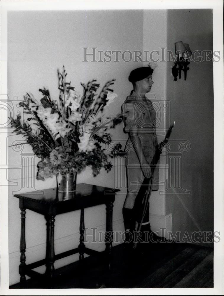 Press Photo Guard at the stairway inside the club - Historic Images