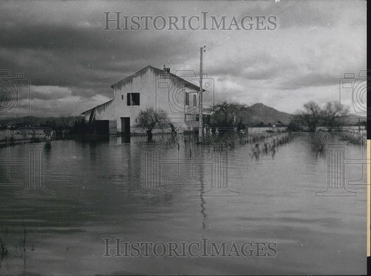 1955 Press Photo Toulon area flooded in Southern France - Historic Images