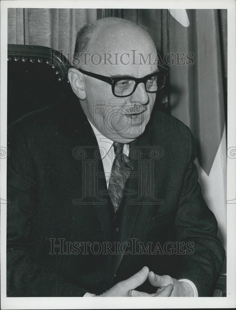 1970 Press Photo Portrait of Montreal's Mayor Jean Drapeau - Historic Images