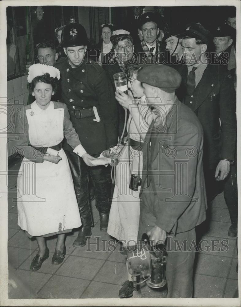 1953 Press Photo railway workers, fireman after rail crash - Historic Images