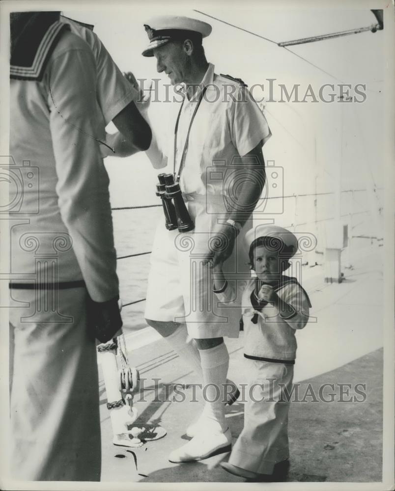 1956 Press Photo Rear Admiral Douglas E. Holland Martin aboard H.M.S. Jamaica - Historic Images