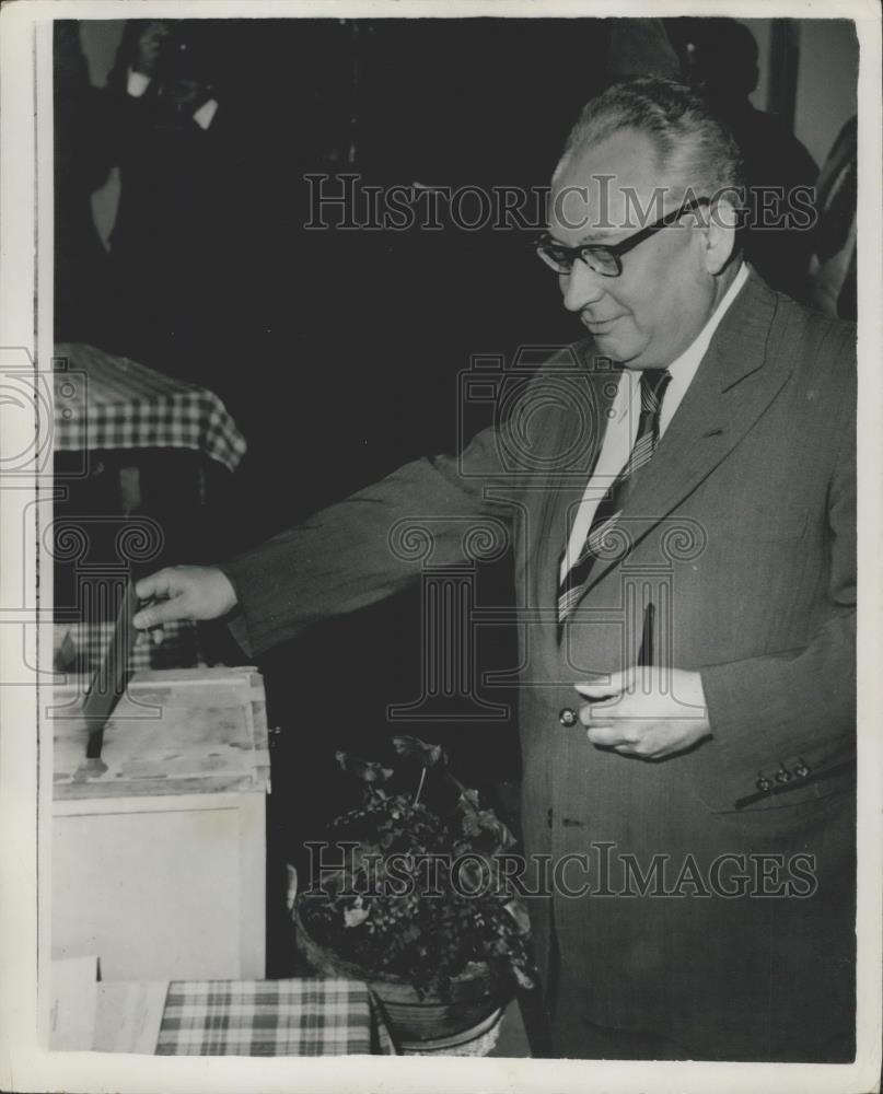 1953 Press Photo Socialist Leader Herr Ollenhauer - Historic Images