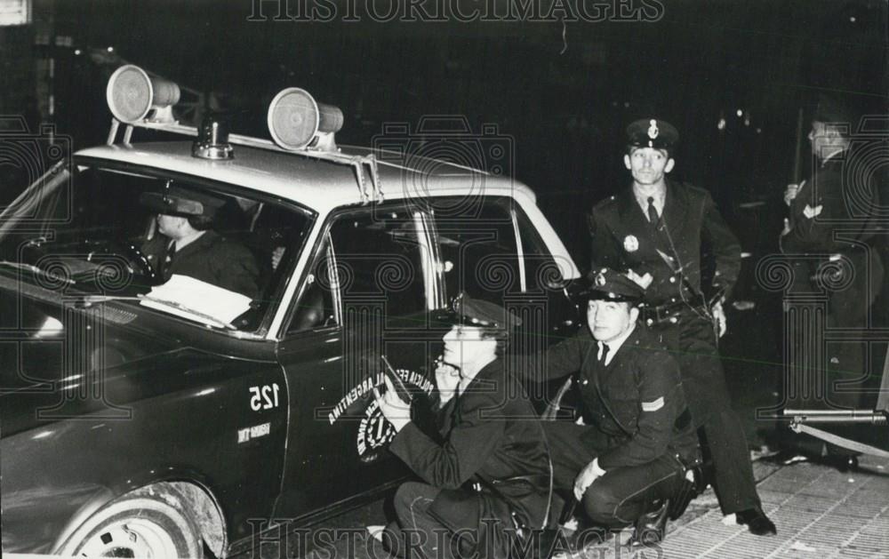 1973 Press Photo Peronist Extremists Rioting In Buenos Aires - Historic Images