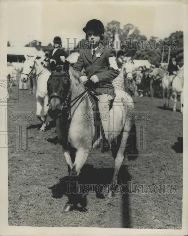 1955 Press Photo Princess Anne on her pony &quot;William&quot; - Historic Images