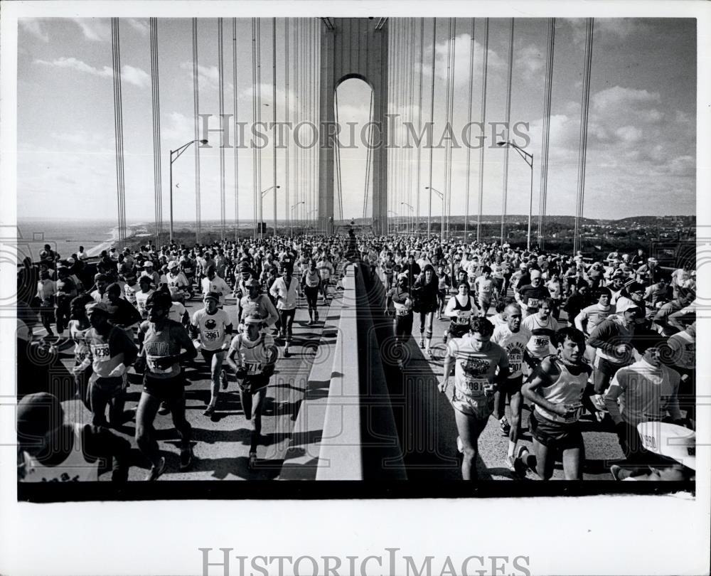 Press Photo NY Marathon Runners - Historic Images