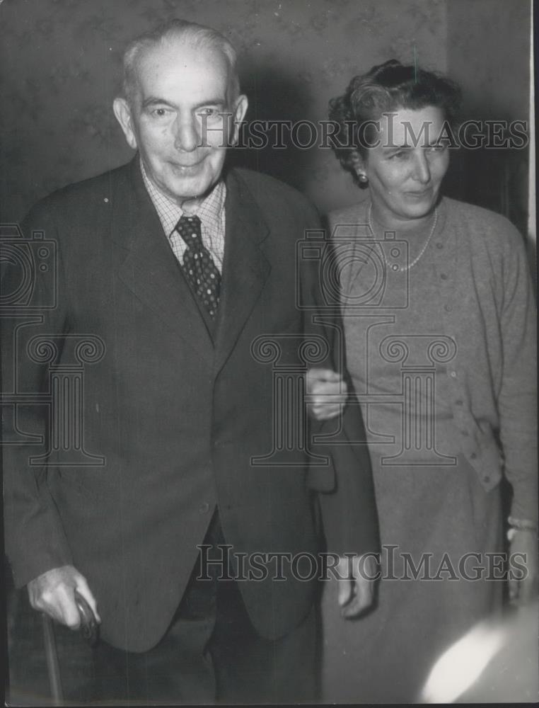 1954 Press Photo Von Neurath released from Spandauer prison. - Historic Images