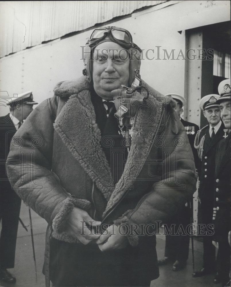 1970 Press Photo Sir Richard Janvrin to fly in old Swordfish biplane - Historic Images