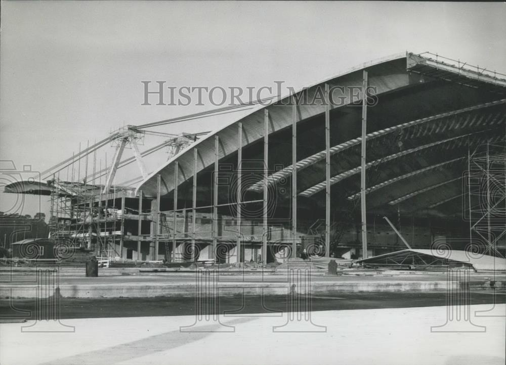 1959 Press Photo Worlds Largest Hanger Under Construction Frankfurt Airport - Historic Images