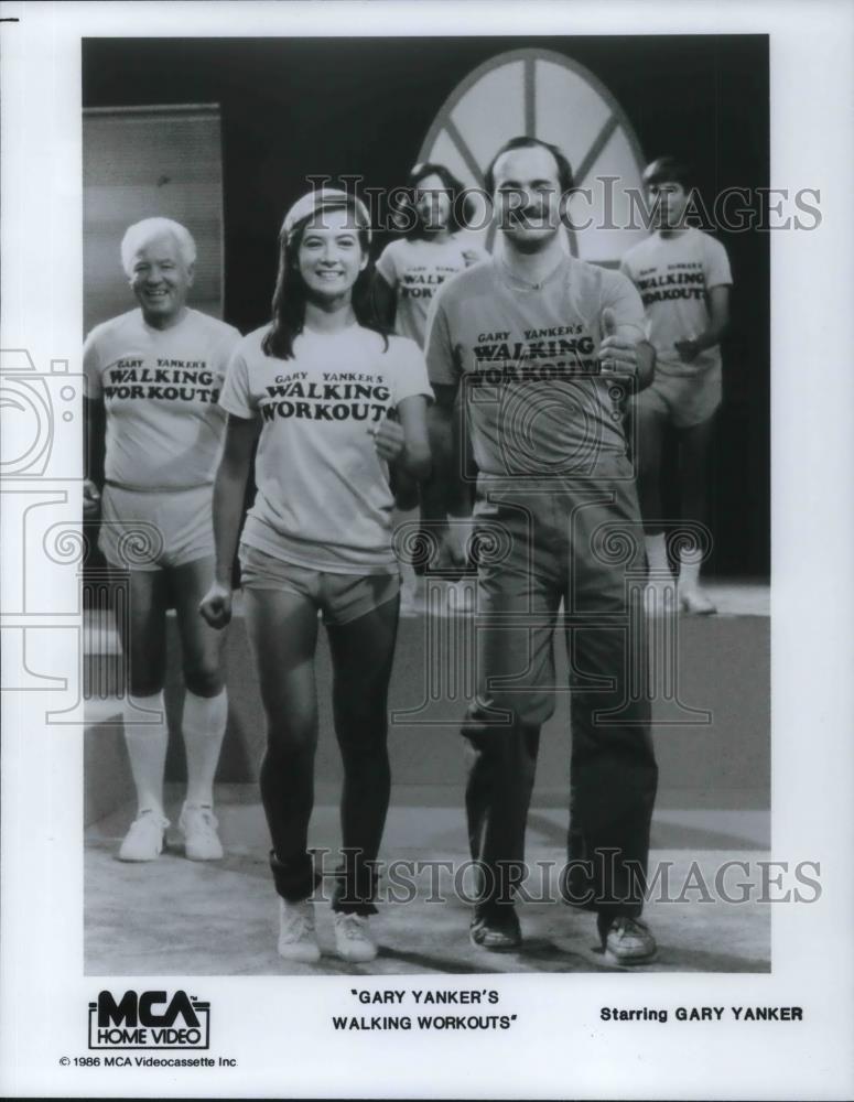 1986 Press Photo Gary Yanker on Gary Yanker&#39;s Walking Workouts - cvp20105 - Historic Images