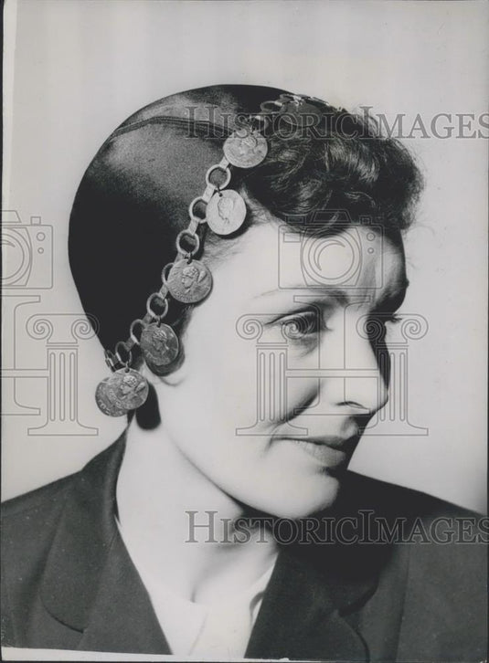 Press Photo Juliet Cap, Coin Trim, Simone Mirman Collection - Historic Images