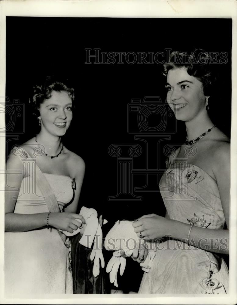 1957 Press Photo PRINCESS BIRGITTA and her sister, PRINCESS MARGARETHA - Historic Images