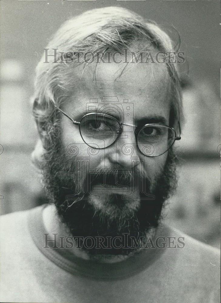 1984 Press Photo Nobel Prize Winner Immunologist George Kohler - Historic Images