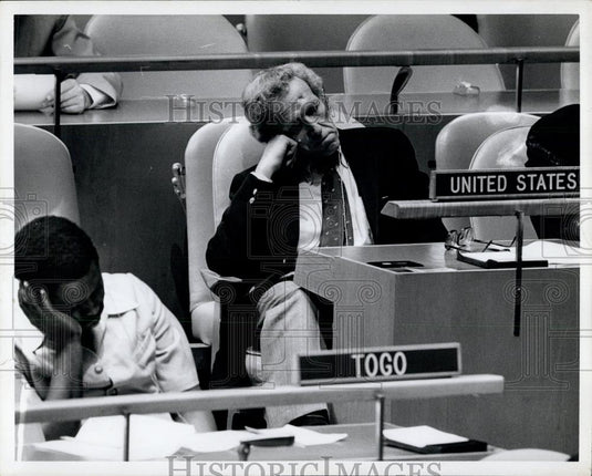 Press Photo U.Us. Ambassador Charles Lichenstein Asleep During a Meeting - Historic Images