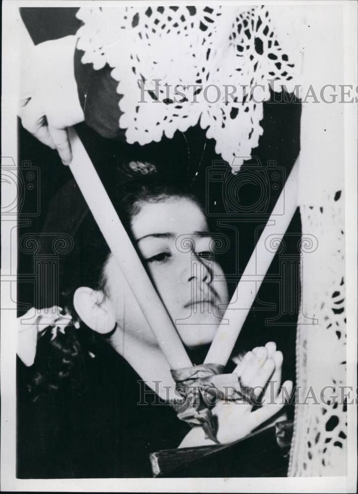 Press Photo Child In Ceremony - Historic Images