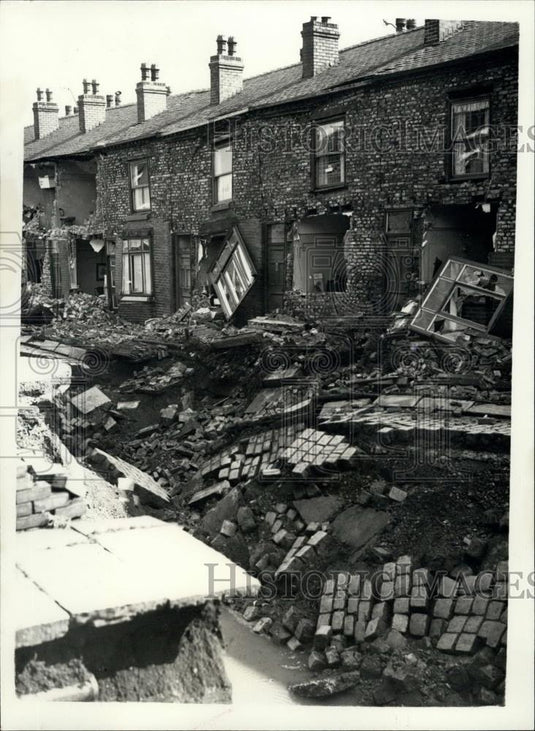1957 Press Photo Damage in London from a "creeping earthquake" - Historic Images