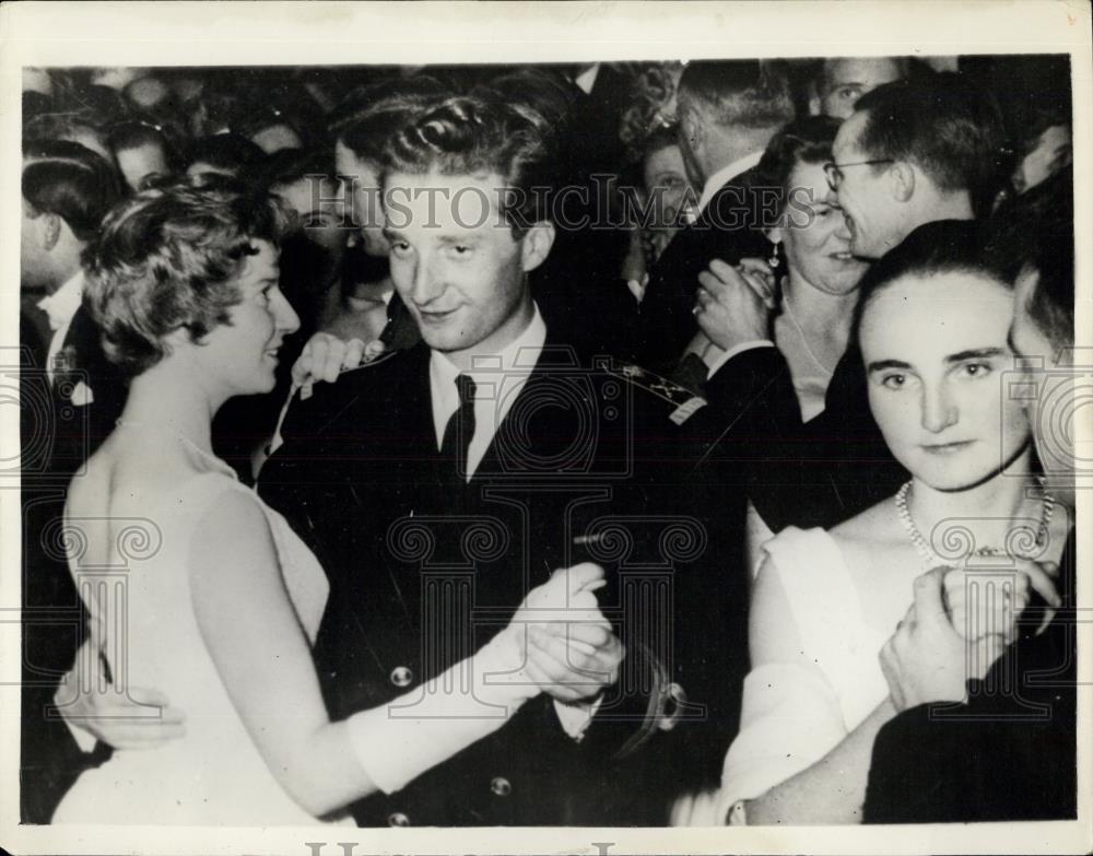 1958 Press Photo Prince Albert,Belgium Dances with Countess Cosette D&#39;ursee - Historic Images