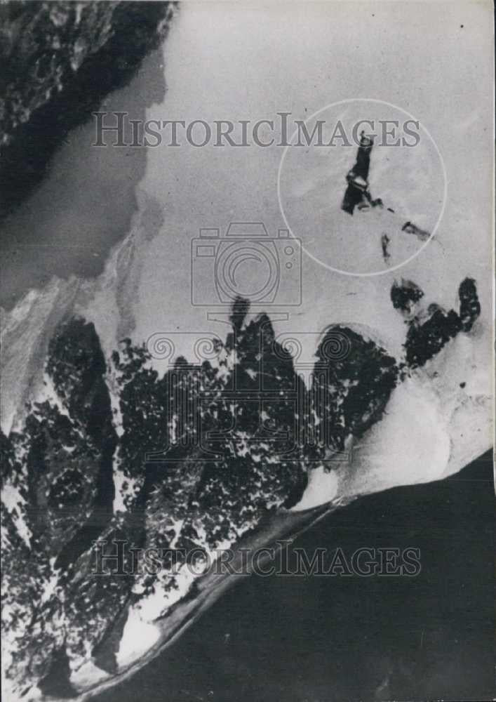 1950 Press Photo Constellation plane crashed at summit of Mount Blanc - Historic Images