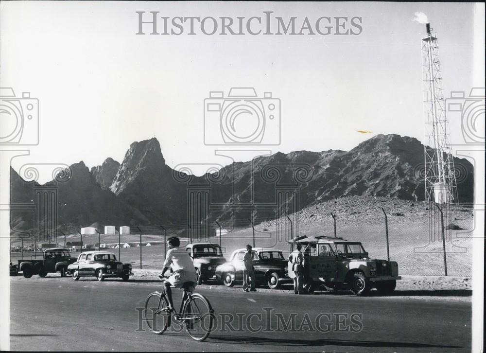 Press Photo The main road through The gaunt, Barren Hills - Historic Images