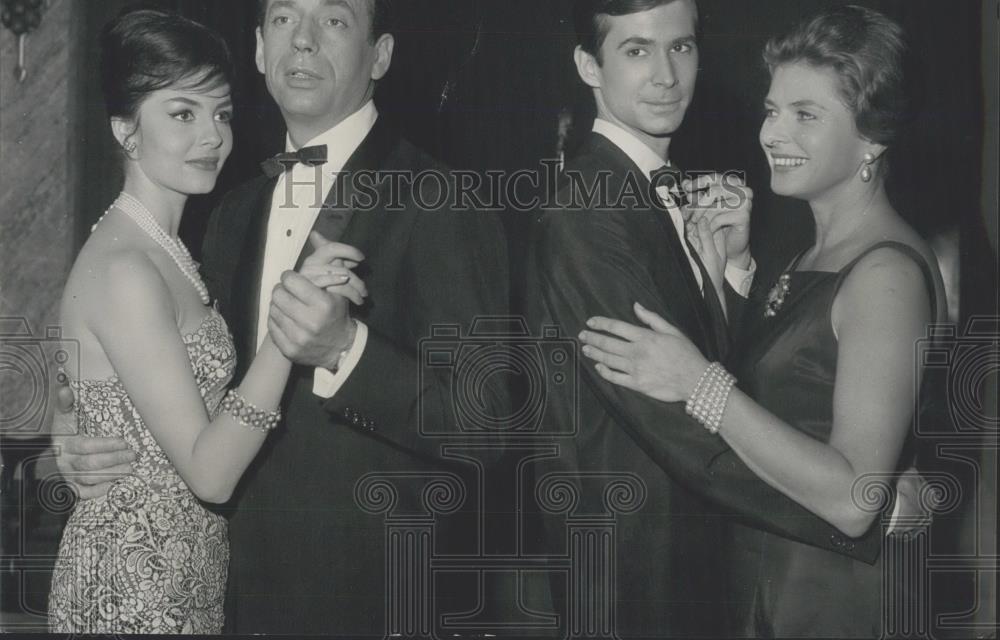 1960 Press Photo Michael Mercier ,Yves Montand,Ingrid Bergman ,Antony Perkins - Historic Images