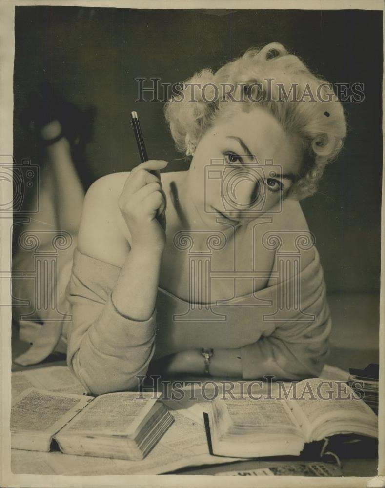 1964 Press Photo Jo Ann Matthews the blonde bookmaker - Historic Images