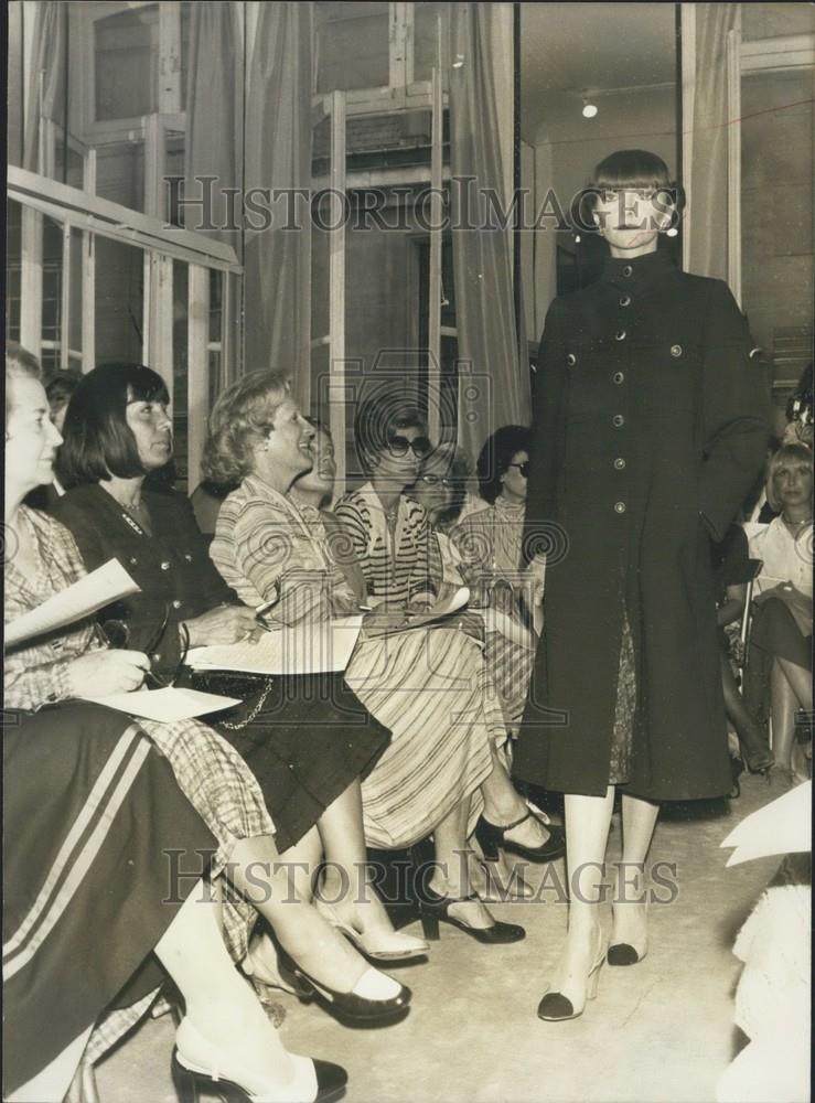 1979 Press Photo Alice Saunier-Seite Attends Chanel Fashion Show - Historic Images