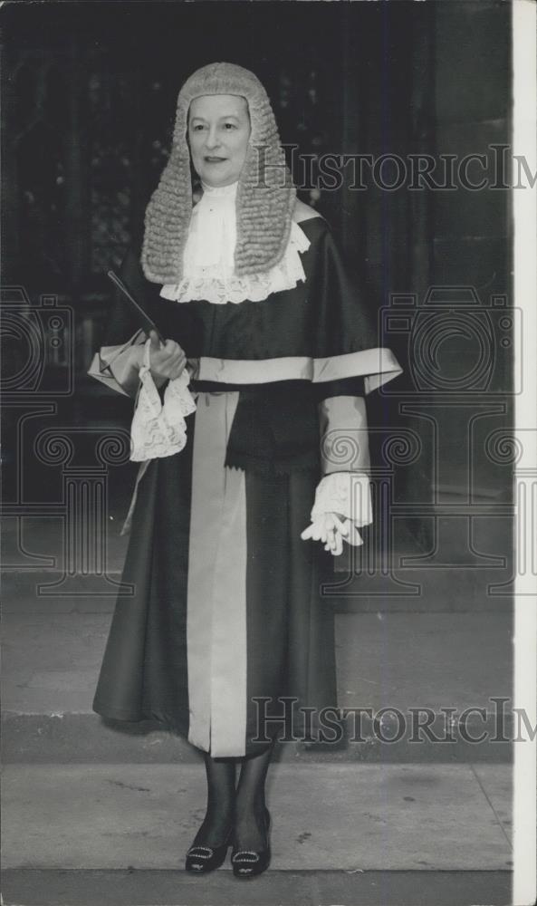 1971 Press Photo Woman Count Court Judge Sworn -In: Miss Deborah Rowland - Historic Images