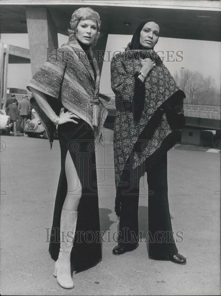 Press Photo; Models Anne-Marie (left) and Yolande (right) wearing Jean Barthet - Historic Images