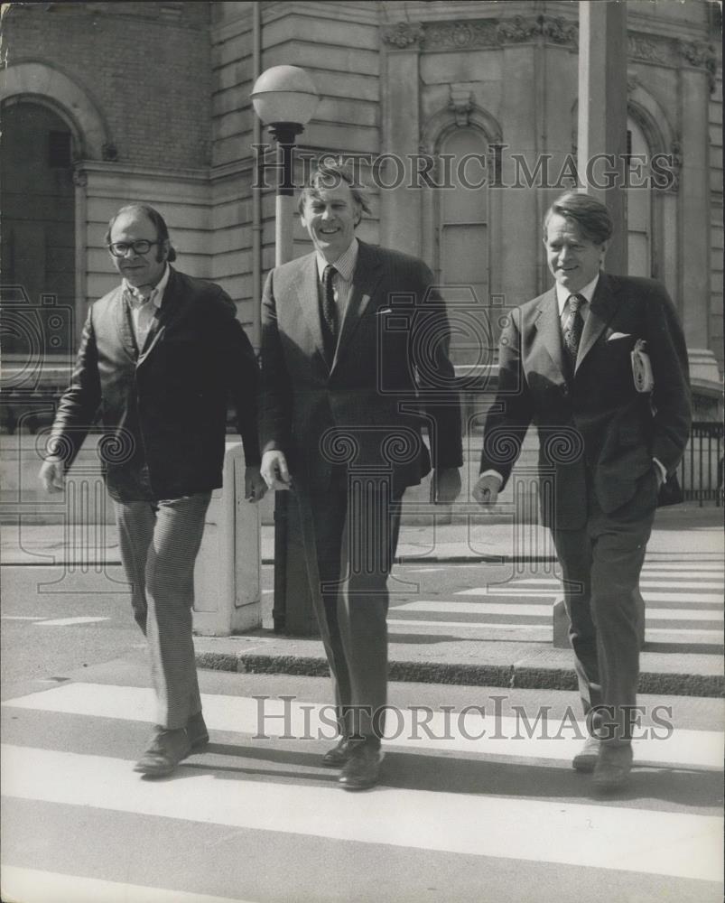 1974 Press Photo Dr. Roger Bannister, Chairman of the Sports Council - Historic Images