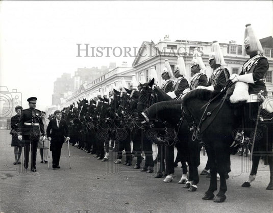 1969 Press Photo Ian Brown &Horse Guards - Historic Images