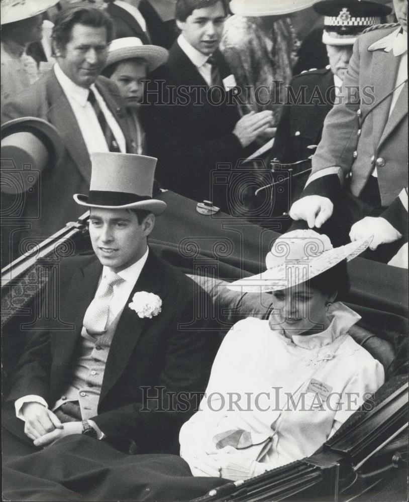 1981 Press Photo Day at the Races for Prince Andrew &amp; Duchess of Roxburghs - Historic Images