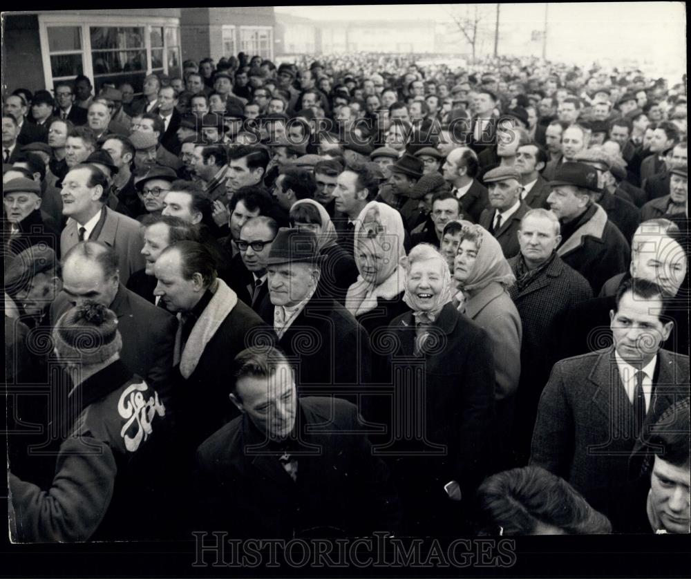 1970 Press Photo Ford workers decided not to strike - Historic Images