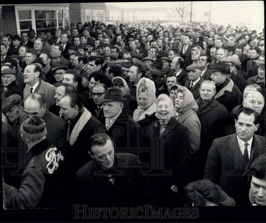 1970 Press Photo Ford workers decided not to strike - Historic Images