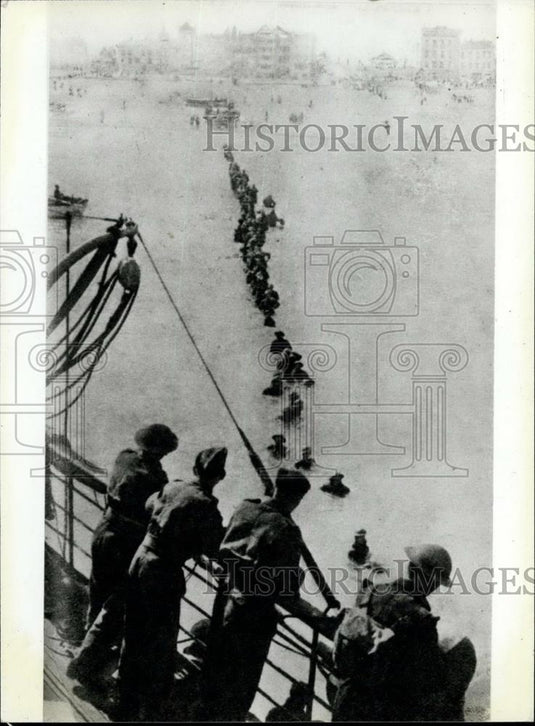 1980 Press Photo 40th Anniversary of Retreat French & English Auxiliary Troops - Historic Images