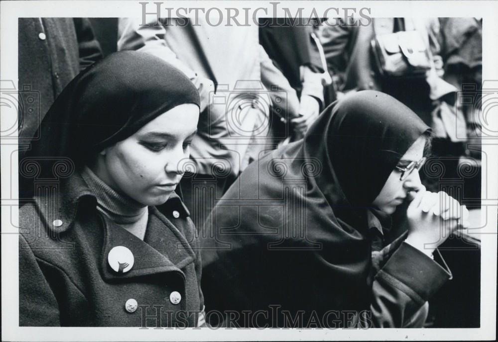 1970 Press Photo School of Performing Arts students demonstrate against the war - Historic Images