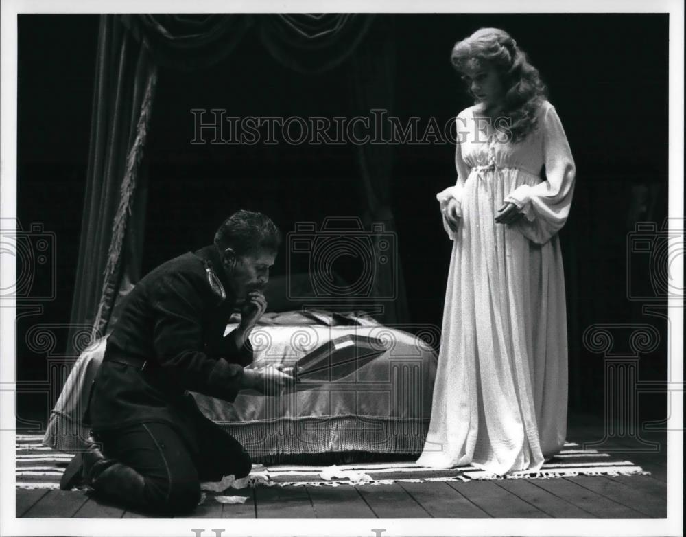 1994 Press Photo Play Arms and the Man - cvp24893 - Historic Images