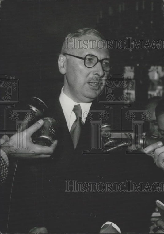 1957 Press Photo French cabinet Crisis: Mollet Refuses -Pleven takes over - Historic Images